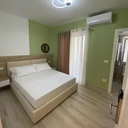 Helena Hotell Shëngjin