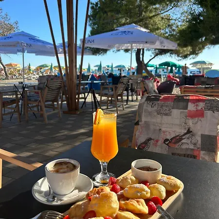 Hotell Helena Shëngjin