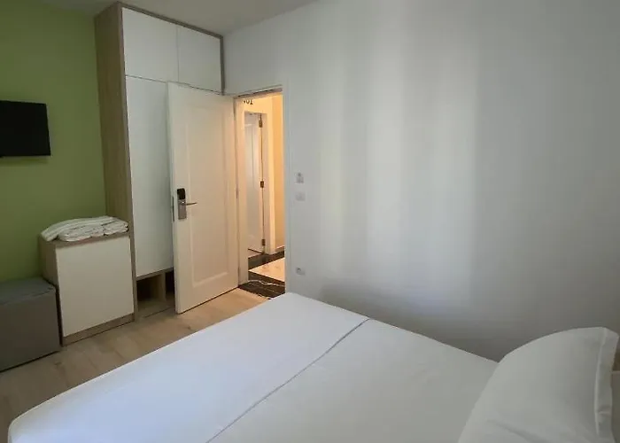 מלון Helena Shëngjin