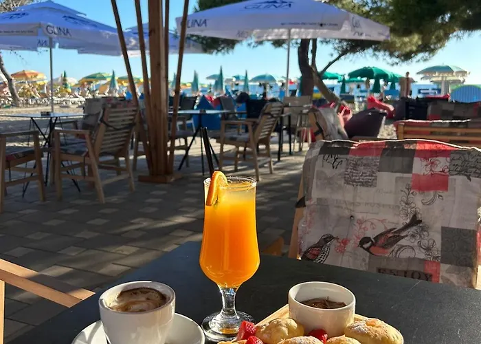 מלון Helena Shëngjin